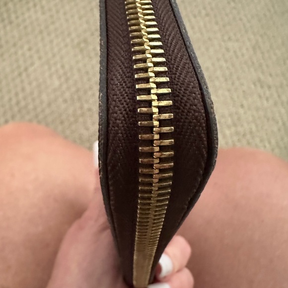 Louis Vuitton compact zippy wallet - Picture 4 of 16